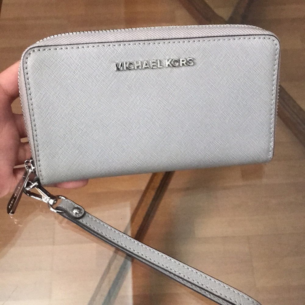 Michael Kors Jet Set Travel LG Flat MF Phone Case